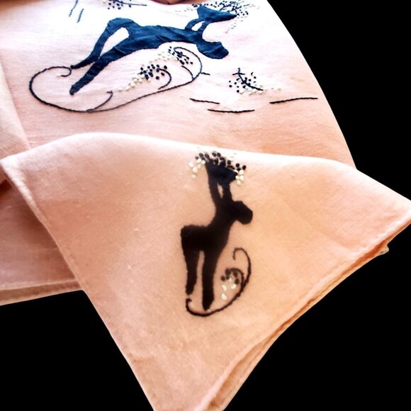 1930s Art Deco Embroidered Tablecloth & Napkins Leaping Silhouette Figures - Picture 16 of 16